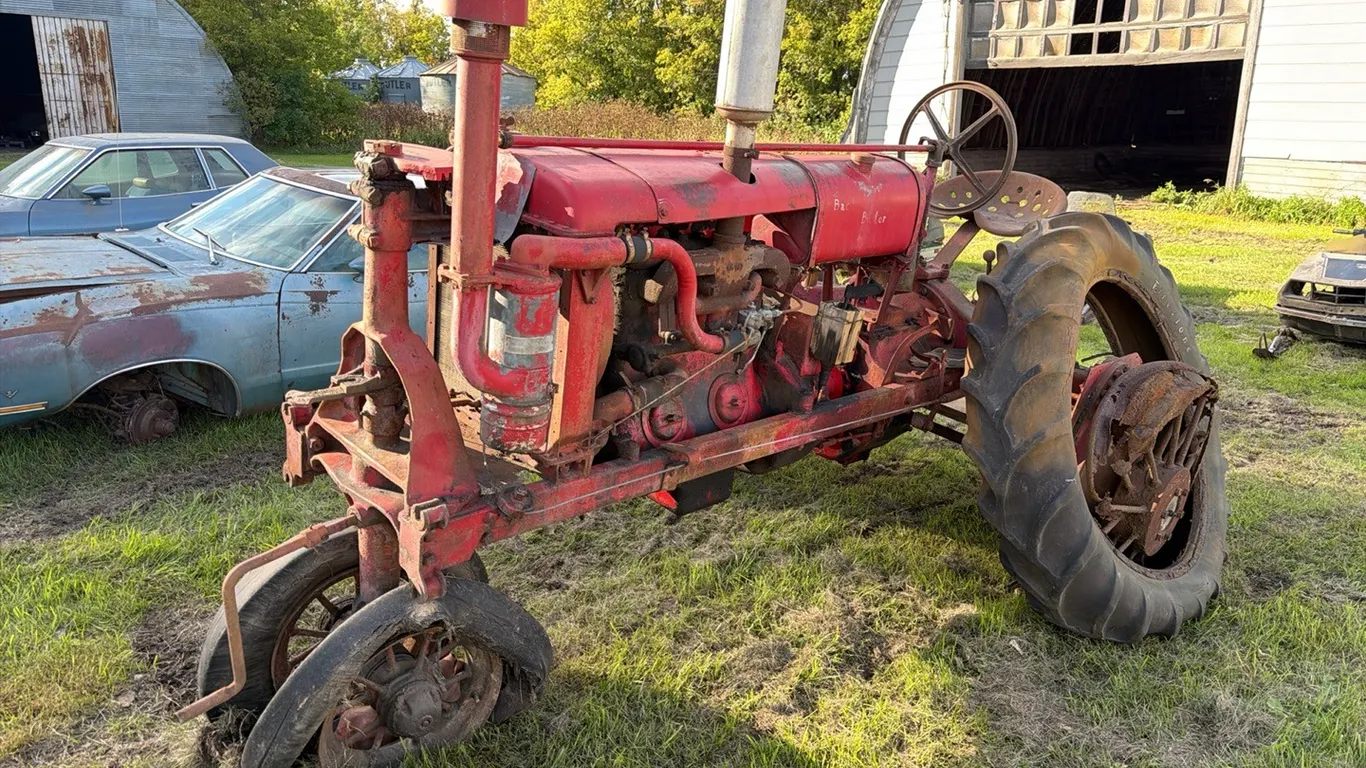 Farmall F-20 narrow front (Non-Running)
