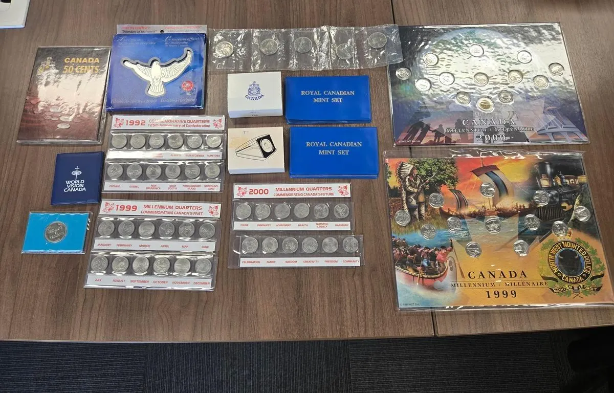 (14) Various Canada Coins, Sets of Coins & Medals/Stamps
UNRESERVED