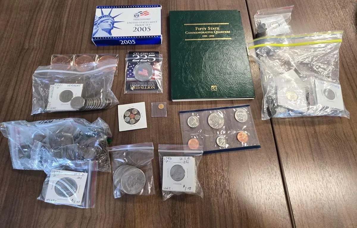 USA Collection of Coins (Between 1c & $1), Mint Products & Medals
UNRESERVED