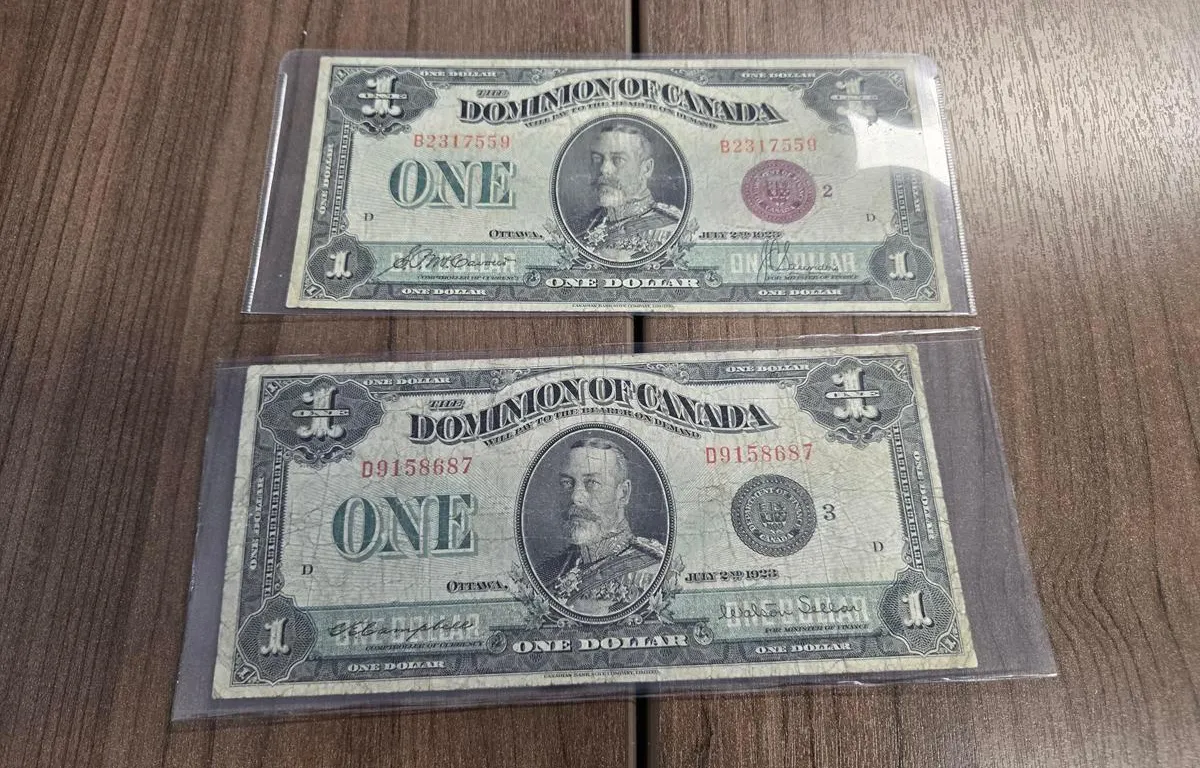 (2) 1923 Dominion of Canada One Dollar Banknotes - Black & Bronze Seals
UNRESERVED