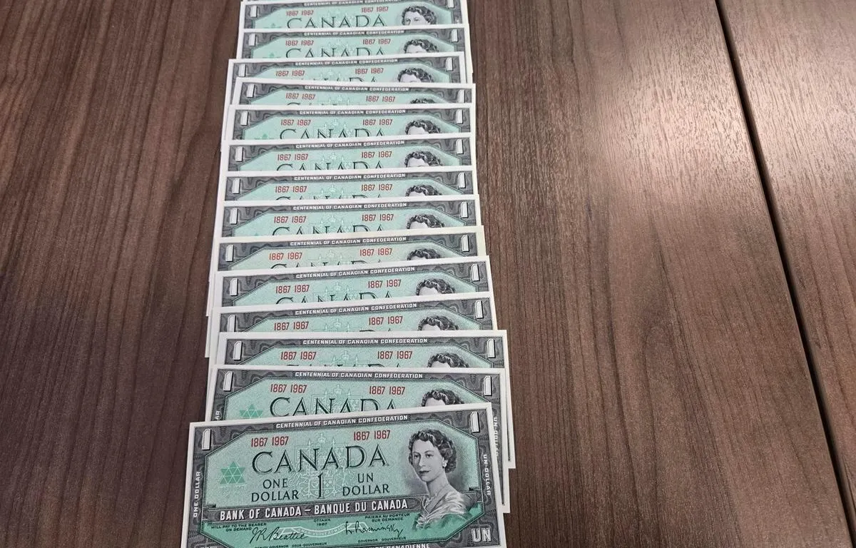 (15) 1967 Bank of Canada Uncirculated Centennial One Dollar Bank Notes (No Serial Numbers)
UNRESERVED