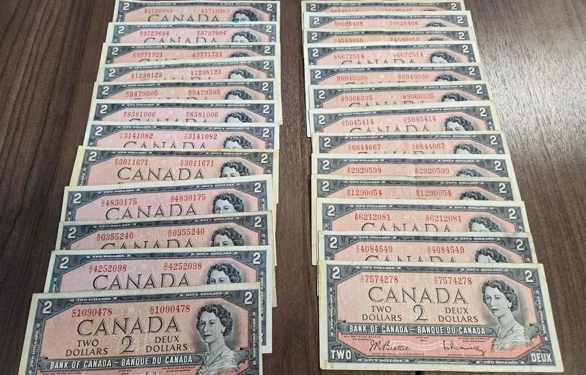 (25) 1954 Bank of Canada $2 Banknotes
UNRESERVED