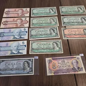 (13) Various Bank of Canada " * " and " X " Replacement & Special Prefix Banknotes
 UNRESERVED