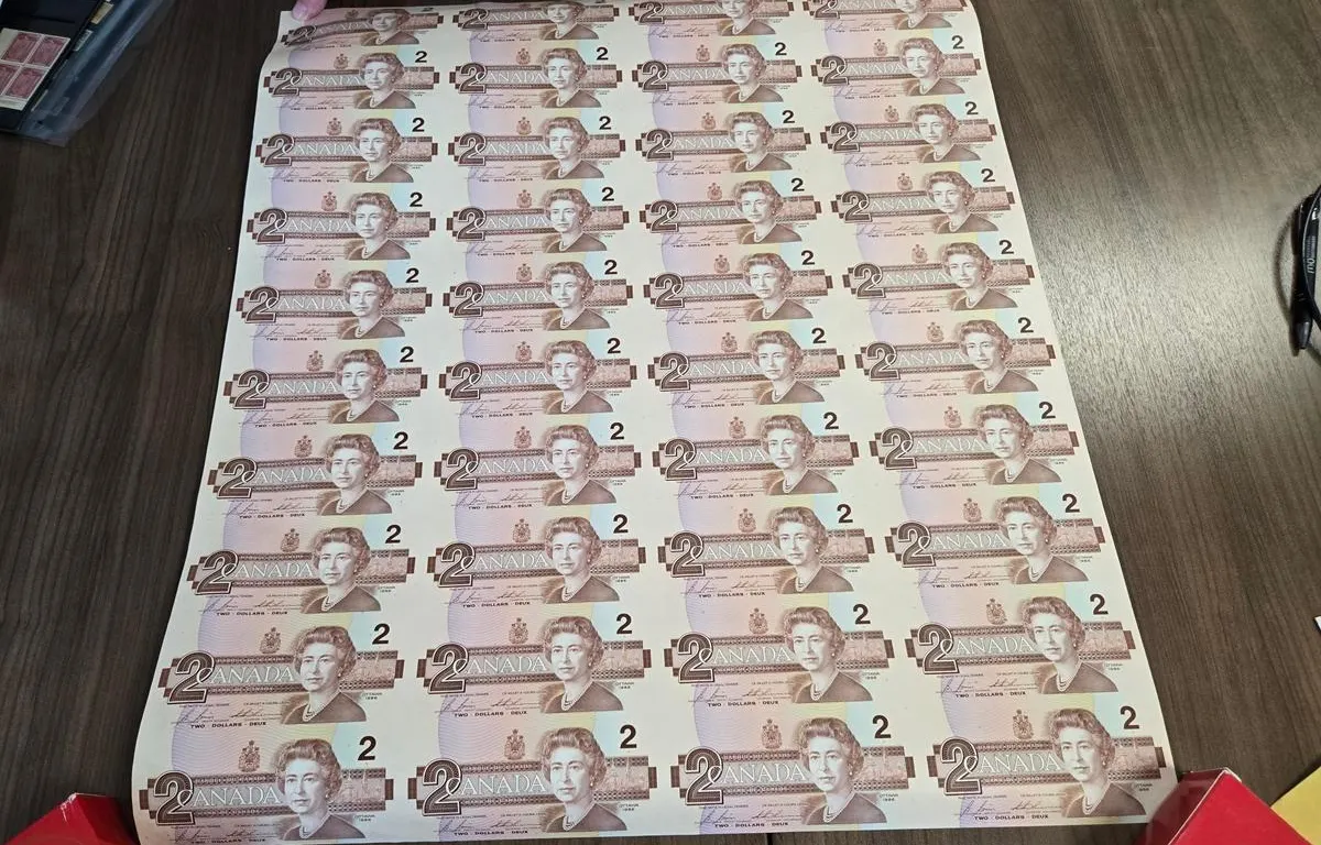 1986 RCM Uncut Sheet of (40) $2 Banknotes (Vertical)
UNRESERVED