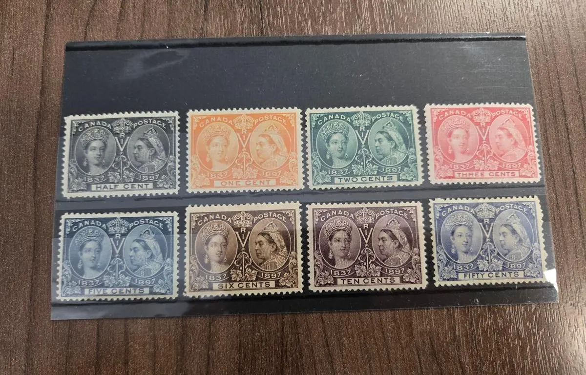 (8) Canada Mint Hinged Diamond Jubilee Issue Postage Stamps
UNRESERVED