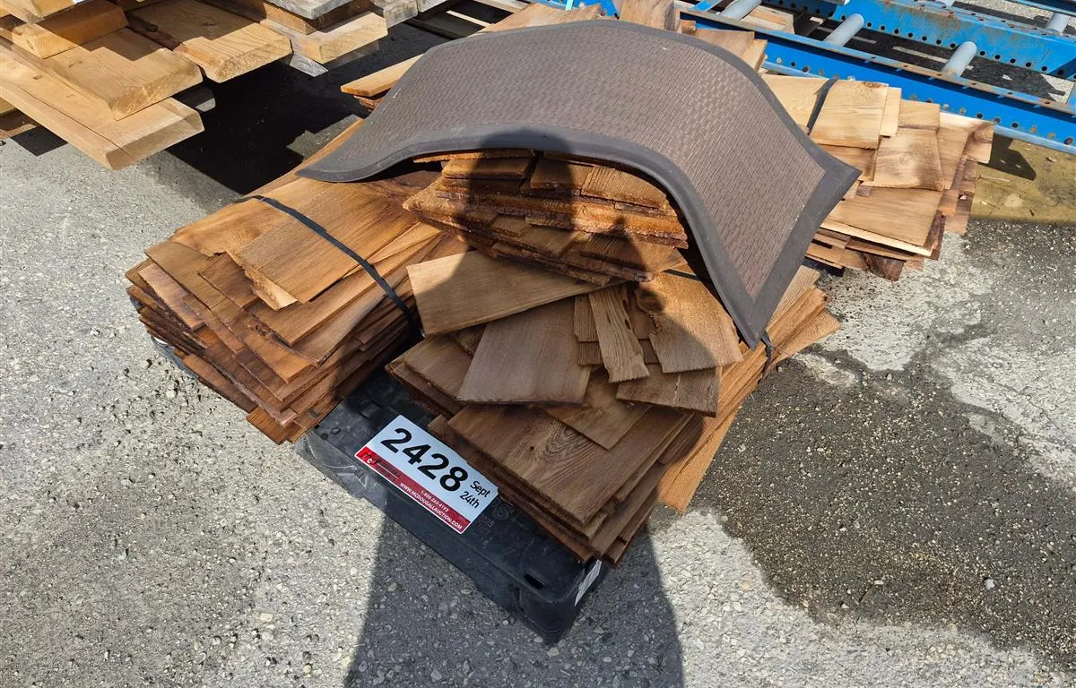 Assorted Wooden Shingles & Anti-Fatigue Mat
UNRESERVED