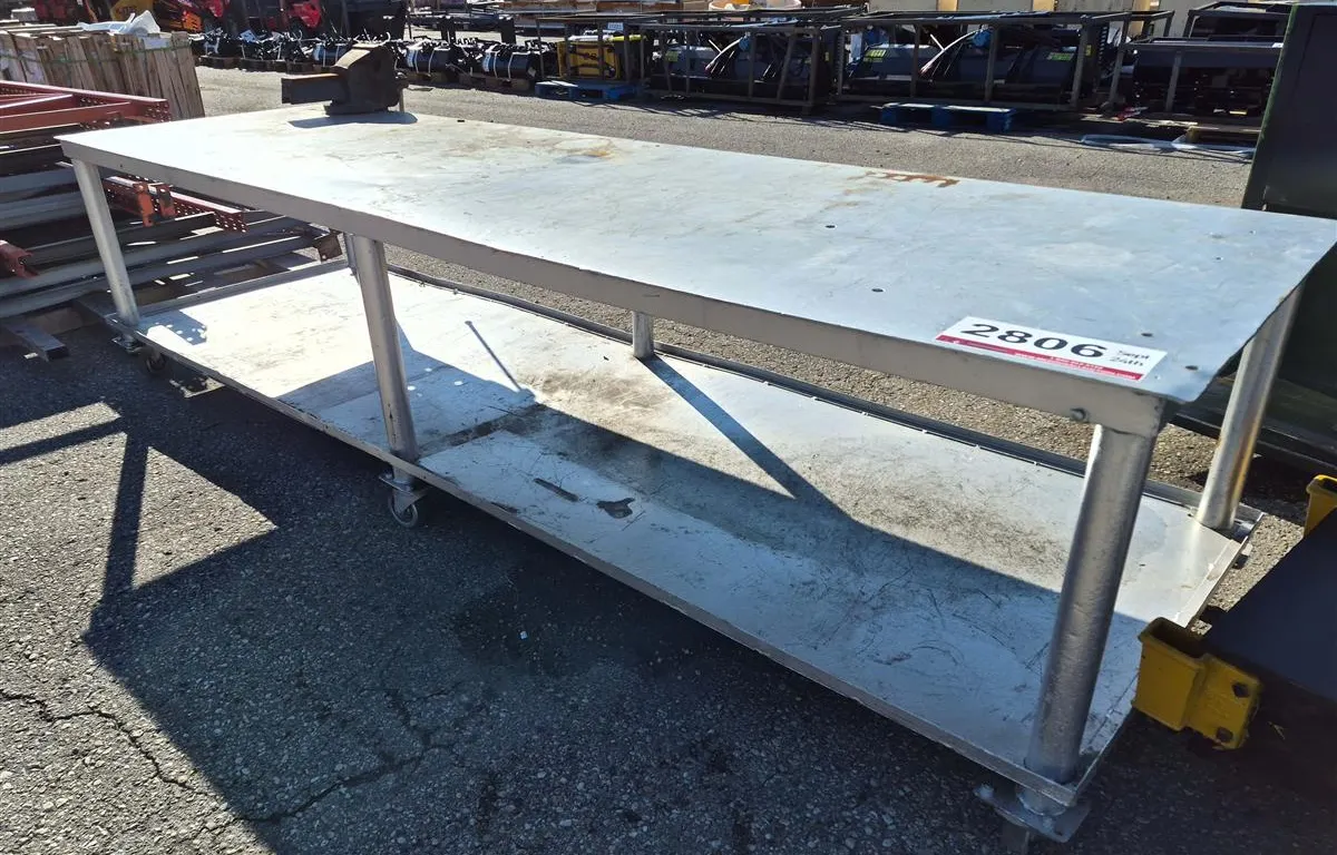 Steel Workbench w/ Bench Vise
UNRESERVED