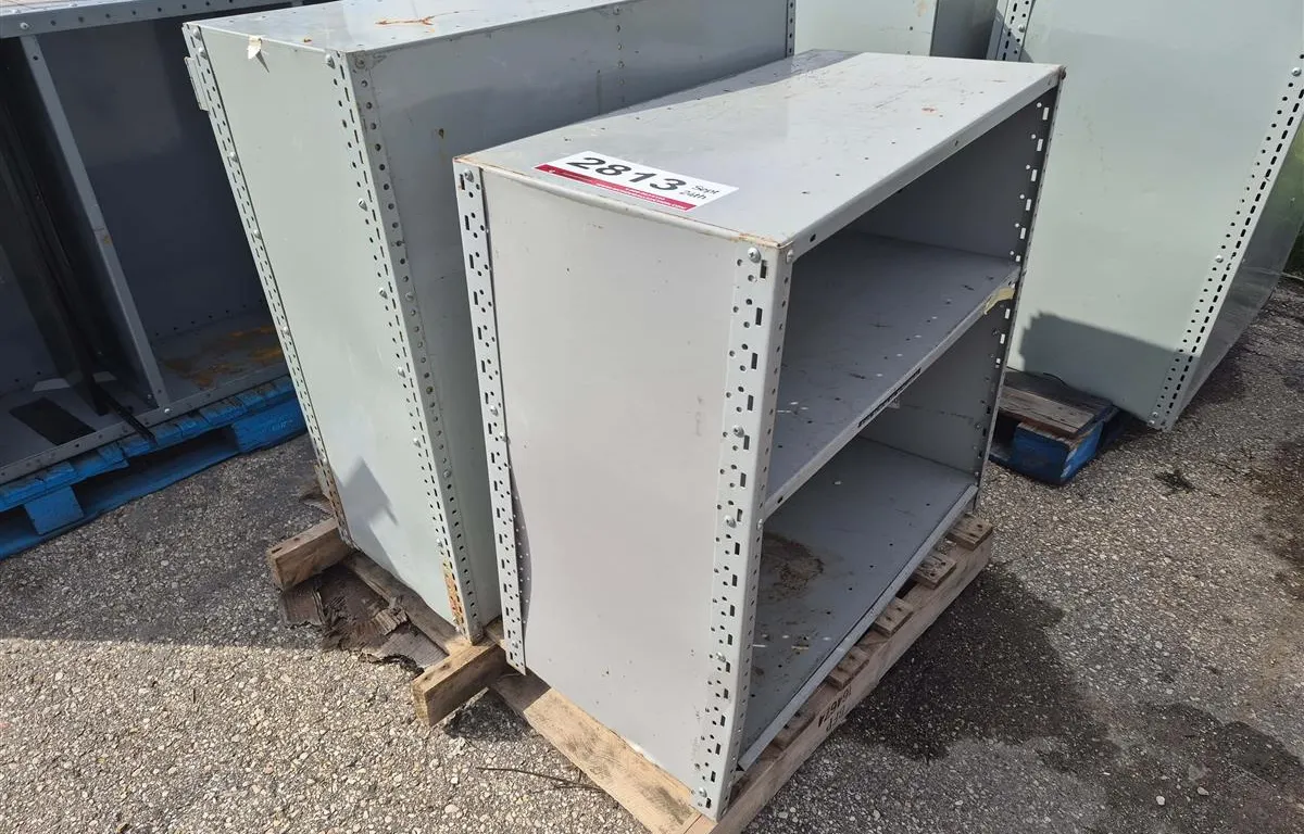 Steel Storage Cabinets & Shelving
UNRESERVED