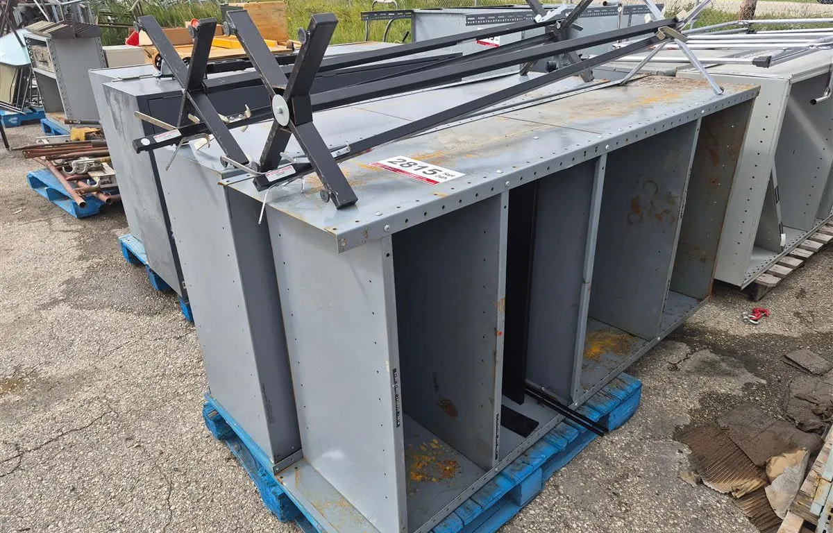 (2) Steel Shelving Units & (4) Hat Racks
UNRESERVED