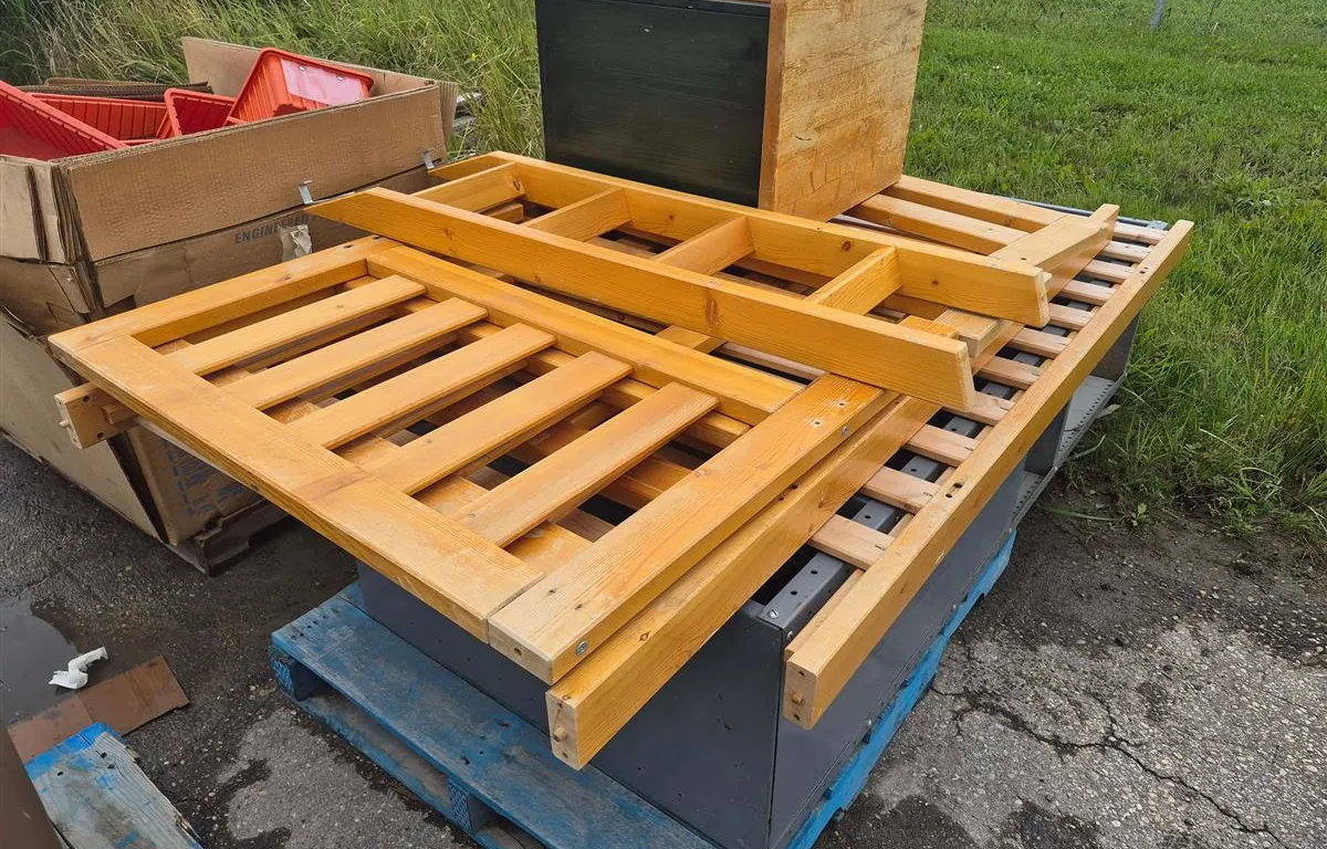 Bed Frame, Nightstand & Steel Shelving Unit
UNRESERVED