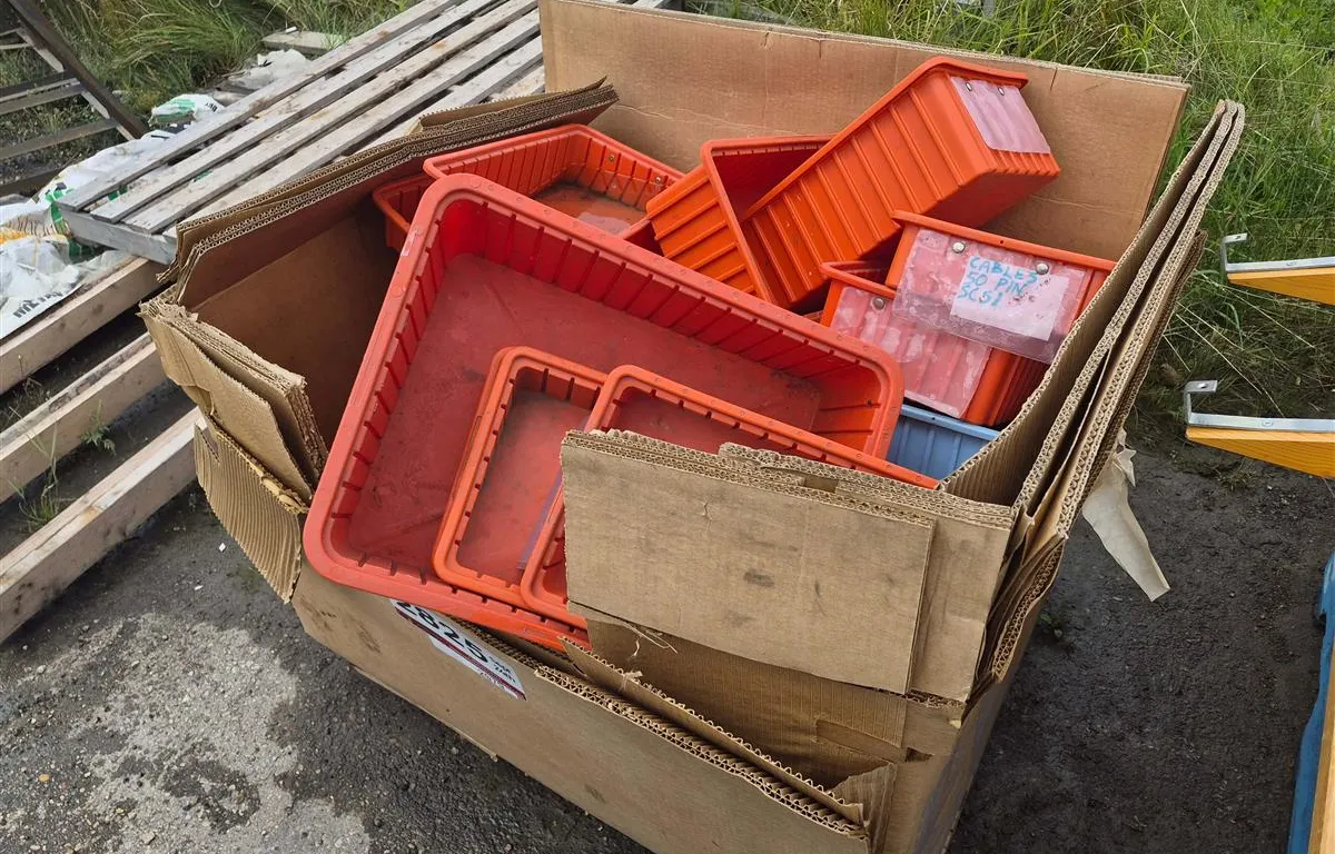 Pallet of Plastic Bins
UNRESERVED