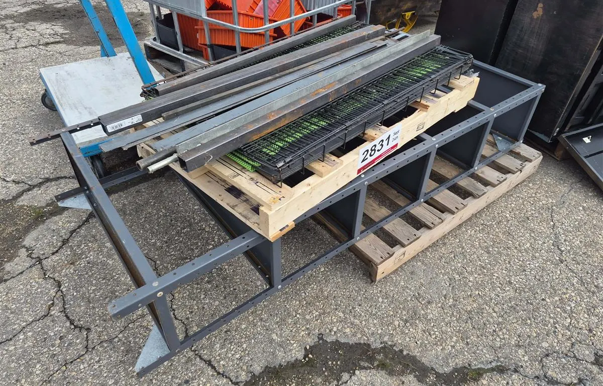 Shelving Unit, Dog Kennel & Assorted Steel Stock
UNRESERVED