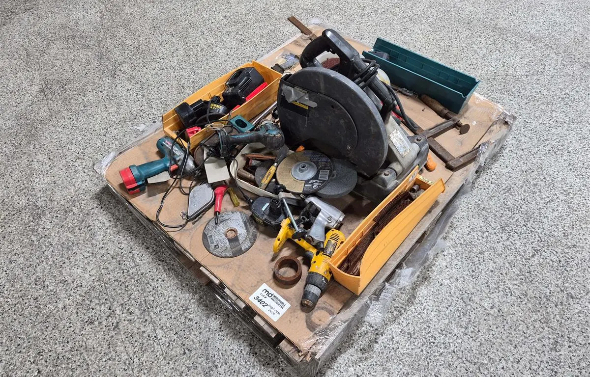 Assorted Power Tools, Hand Tools & Abrasives
UNRESERVED