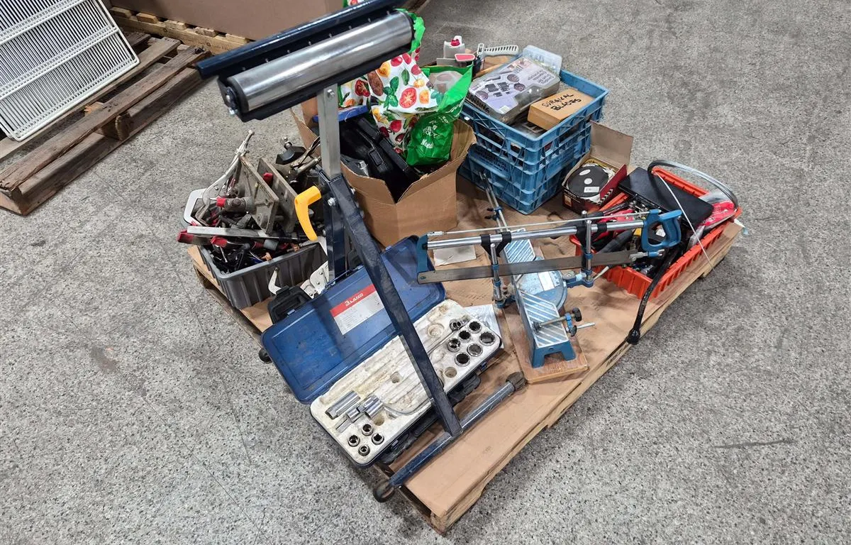 Pallet Lot of Assorted Shop Tools
UNRESERVED