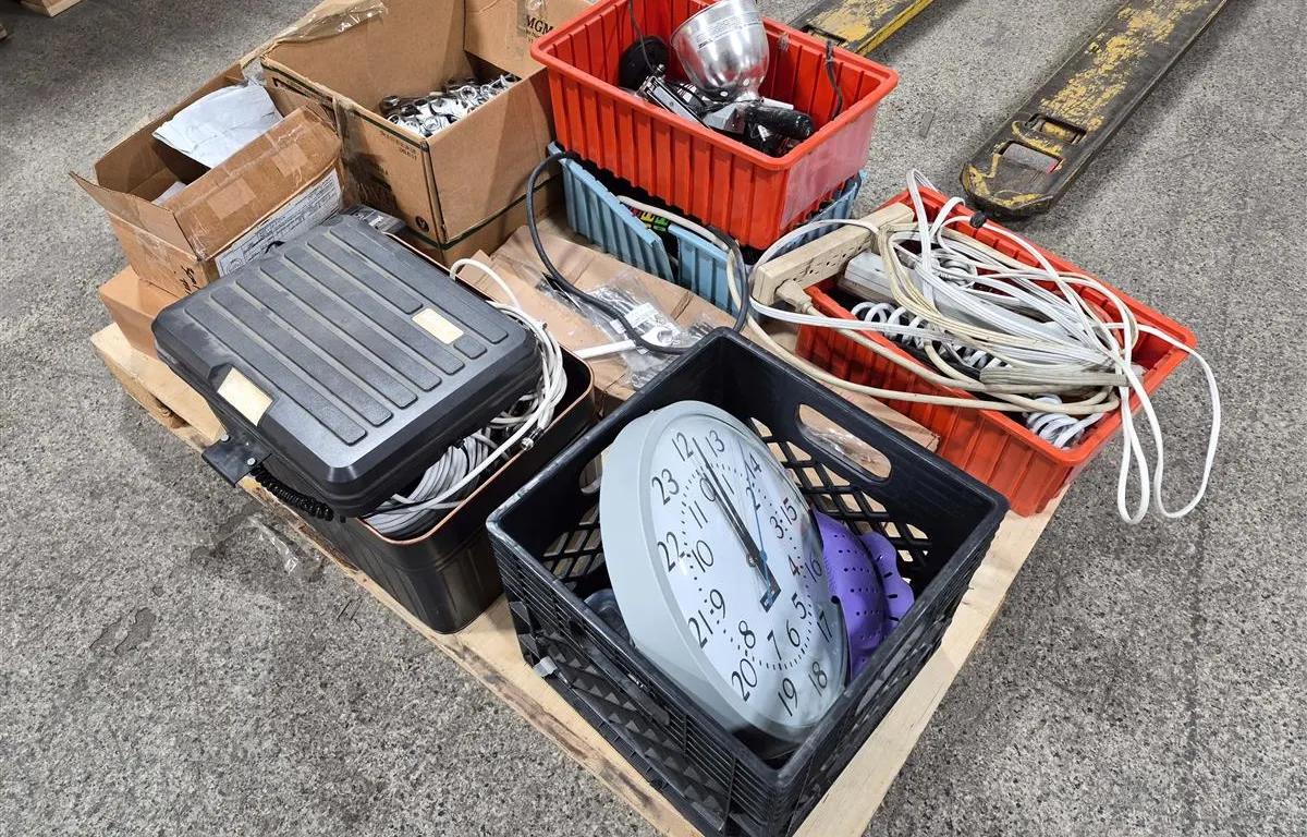 Mixed Tools, Scale, Cables & Household Goods
UNRESERVED
