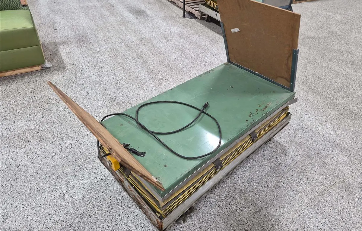 American M-1070 Scissor Lift Table
UNRESERVED