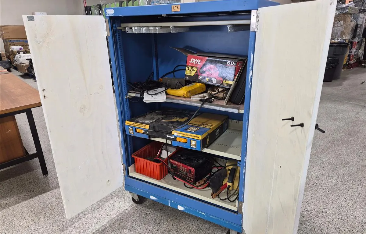 Rolling Tool Cabinet w/ Assorted Power Tools
UNRESERVED