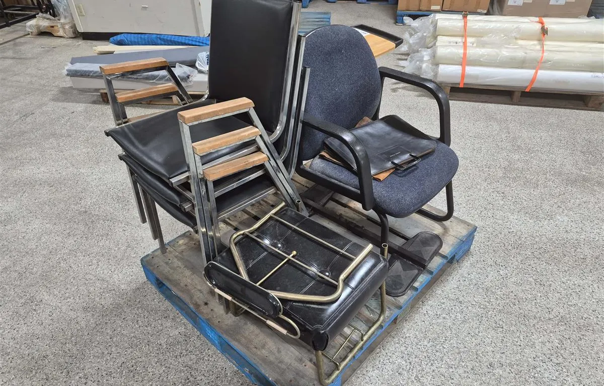 Assorted Chairs, Footrest & Leather Cases
UNRESERVED
