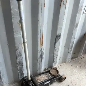 Omega 2-Ton Hydraulic Service Jack