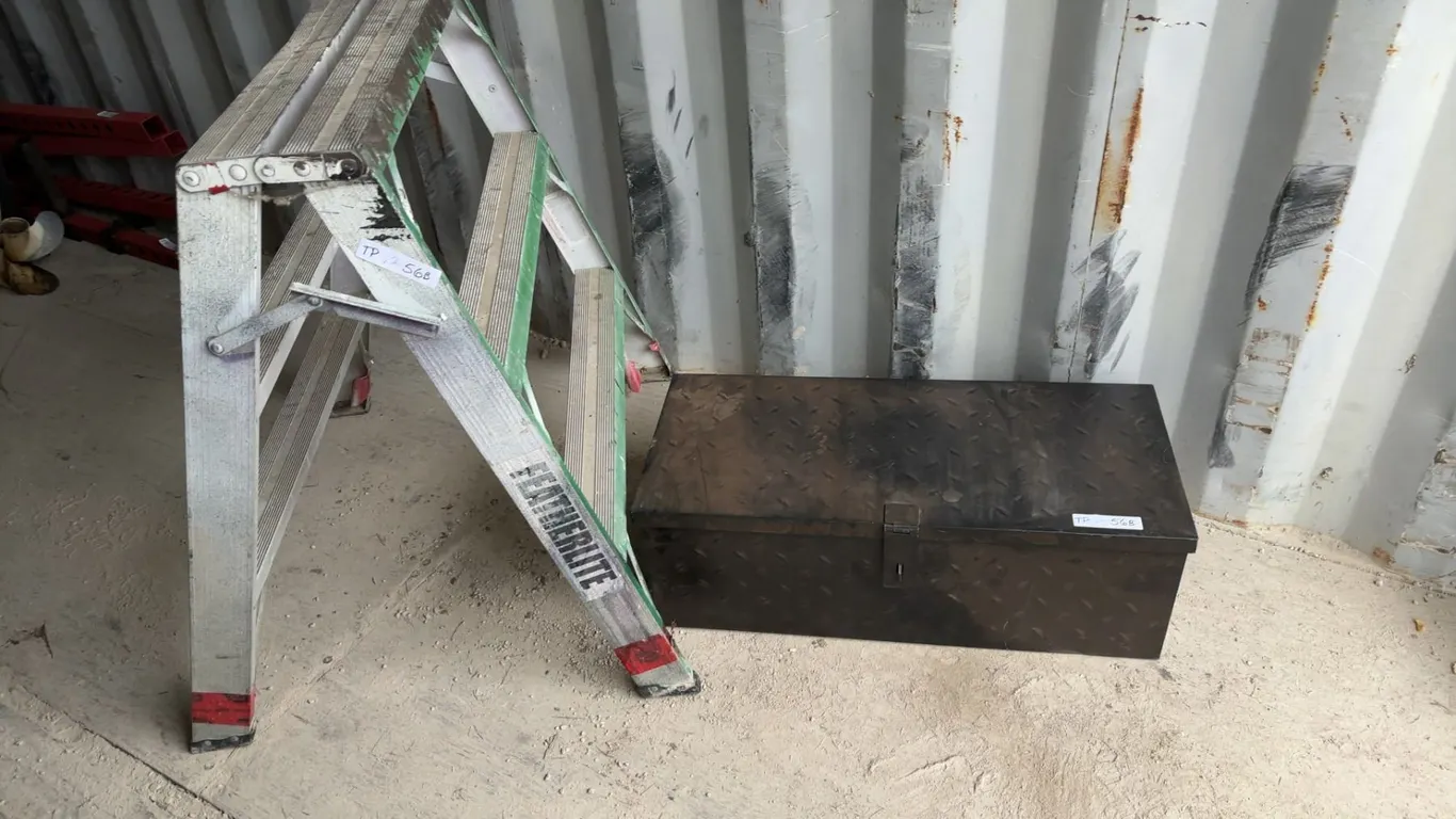 Featherlite Step Ladder and Diamond Plate Tool Box