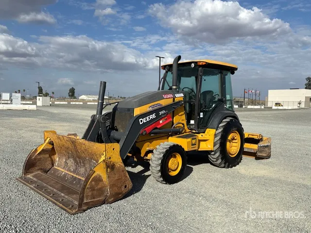 2019 John Deere 210L 4x4 Landscape Loader