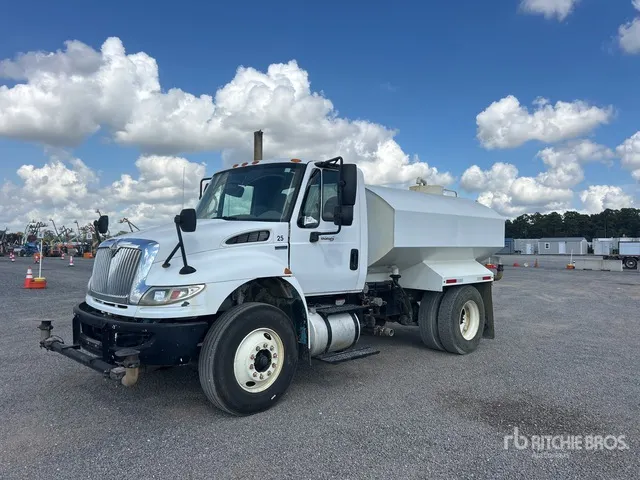 2009 International 4300 4x2 Water Truck