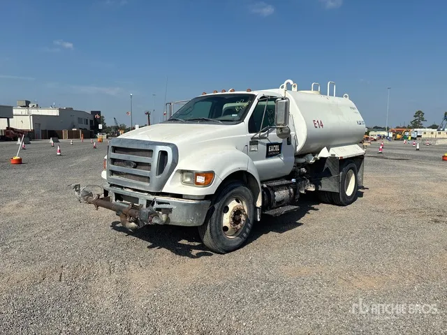 2011 Ford F-750 XL 4x2 Water Truck