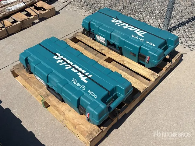 Quantity of (2) Makita HM1307CB 35 lb Demolition Breaker