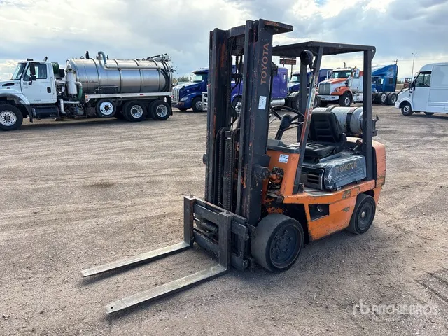 Toyota 42-4FGC25 5000 lb Cushion Tire Forklift