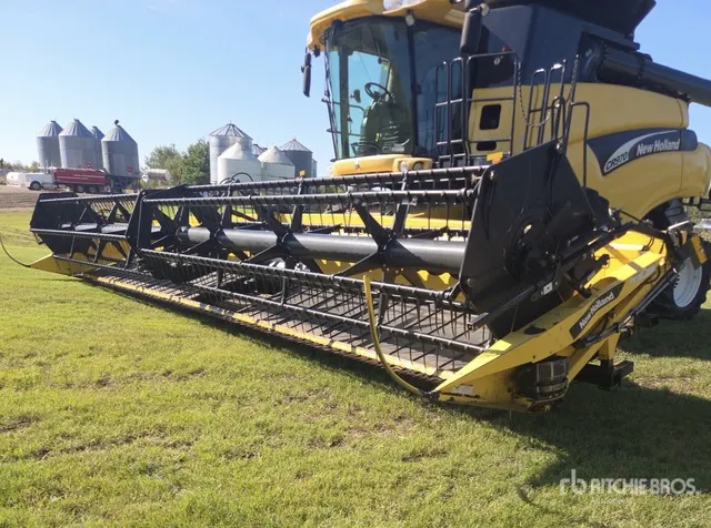 2004 New Holland 94C 36 ft Draper Combine Header