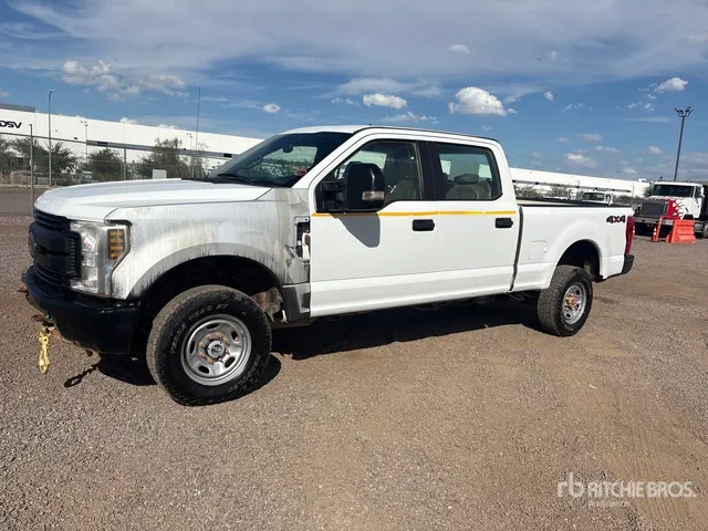 2018 Ford F-250 XL 4x4 Crew Cab Pickup