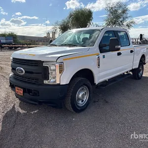 2018 Ford F-250 4x4 Crew Cab Cab and Chassis