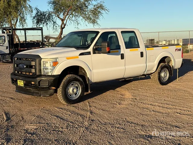 2014 Ford F-250 XL 4x4 Crew Cab Pickup