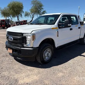 2018 Ford F-250 4x4 Crew Cab Cab and Chassis
