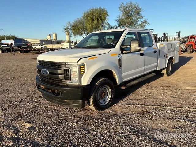2019 Ford F-250 XL 4x4 Crew Cab Utility Truck