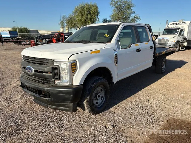 2019 Ford F-250 XL 4x4 Crew Cab Flatbed Truck