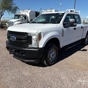 2018 Ford F-250 4x4 Crew Cab Cab and Chassis