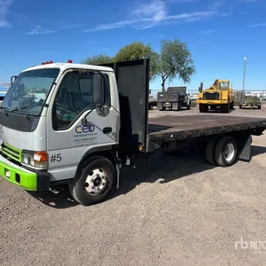 2005 Isuzu NPR 4x2 Flatbed Truck