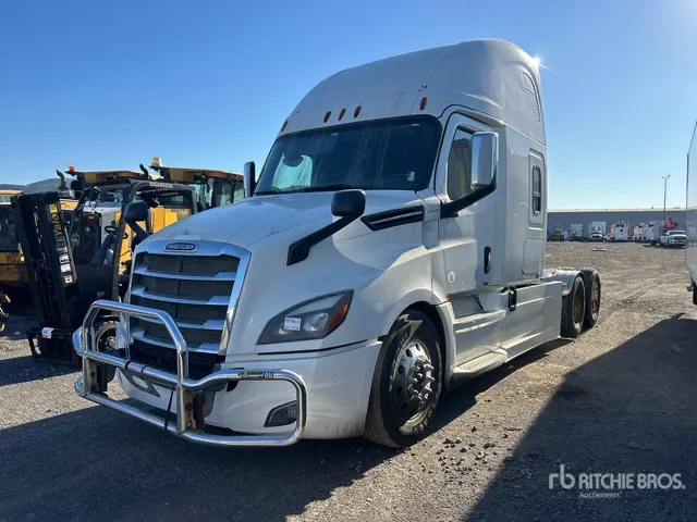 2018 Freightliner Cascadia 126 6x4 T/A Sleeper Truck Tractor (Inoperable)