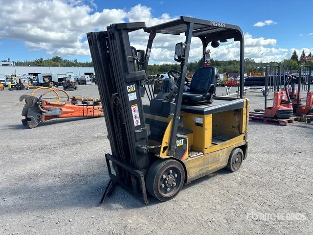 Cat C4000 3750 lb Electric Forklift (Inoperable)