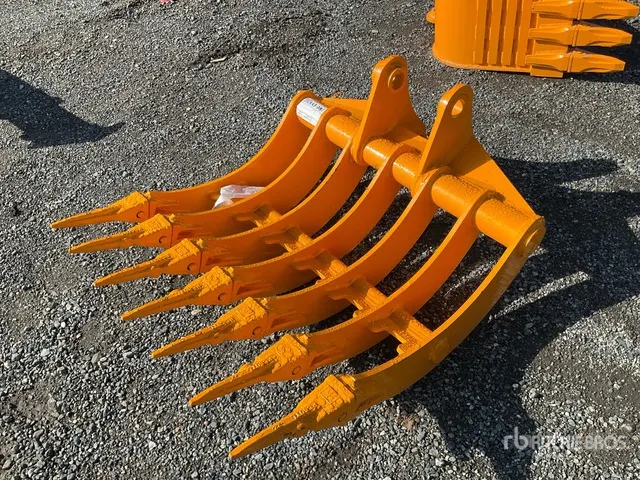 2026 GIYI 32 in Excavator Rake - Fits Cat 305 (Unused)
