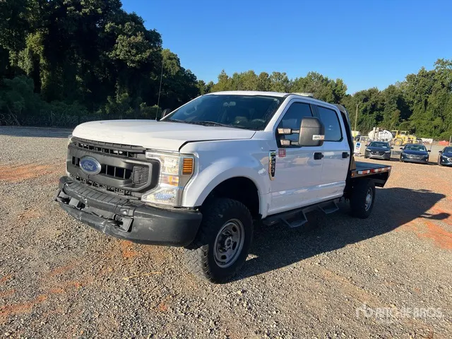 2020 Ford F-250 4x4 Crew Cab Flatbed Truck