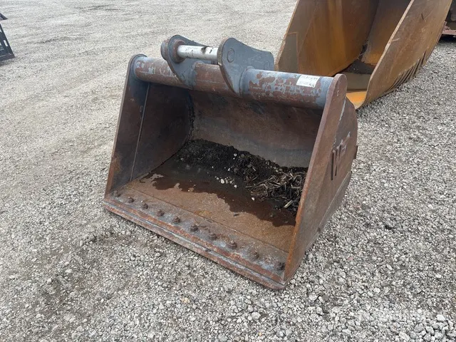 60 in Cleanup Excavator Bucket