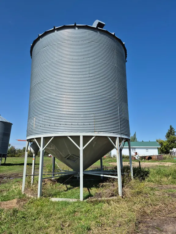 10" SOLID SKID 6 RING 18' BROCK VALLEY BIN