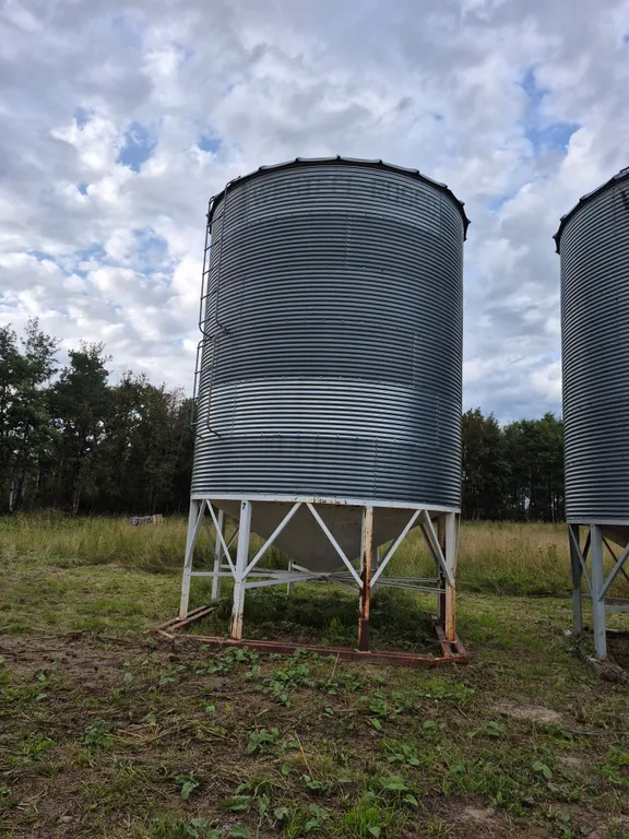 14' 6 RING / 8 LEG / 2 BAR SKID BIN