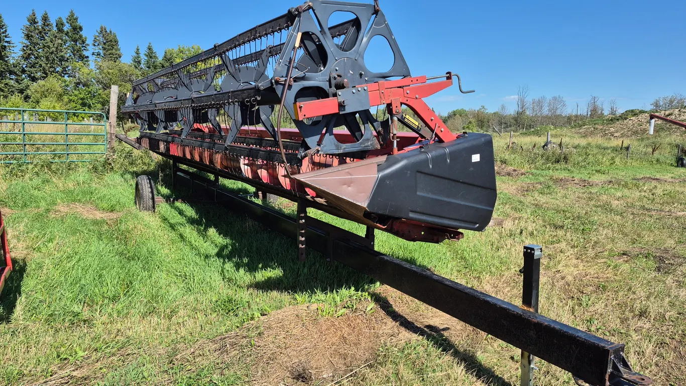 INTERNATIONAL HARVESTER 1010 STRAIGHT CUT HEADER