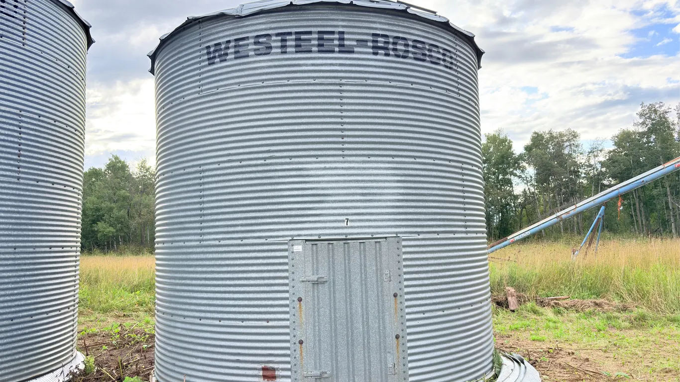 FLAT BOTTOM WOOD FLOOR BIN 1650BU