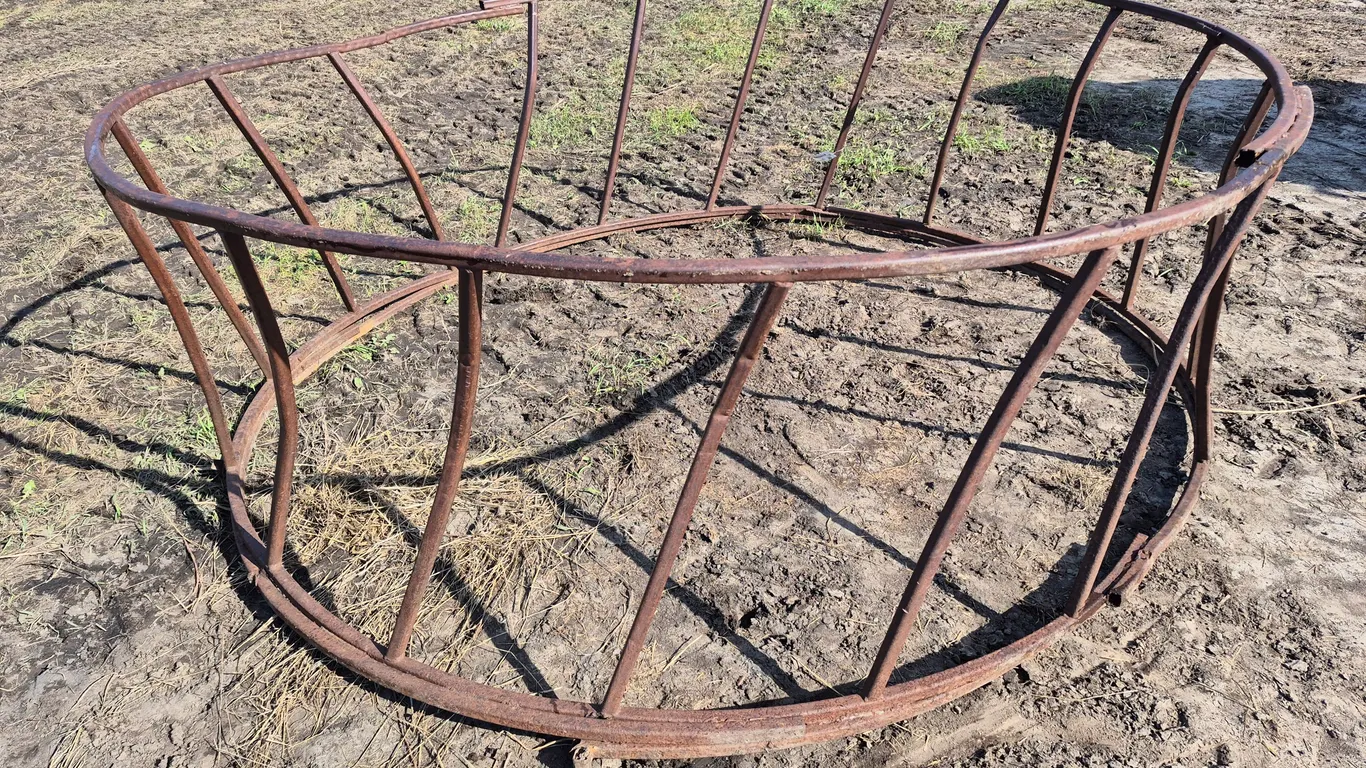ROUND BALE FEEDER