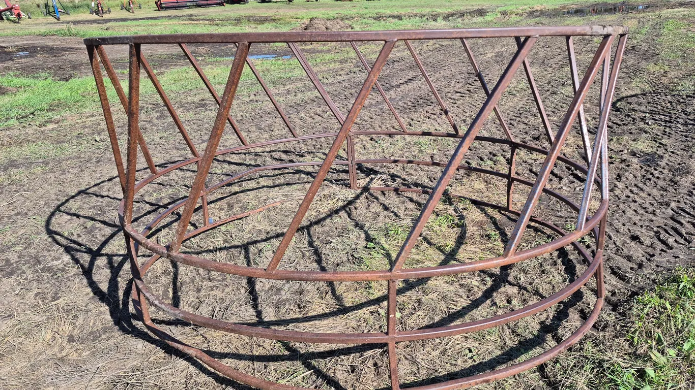 ROUND BALE FEEDER