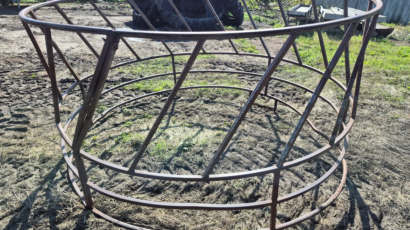 ROUND BALE FEEDER